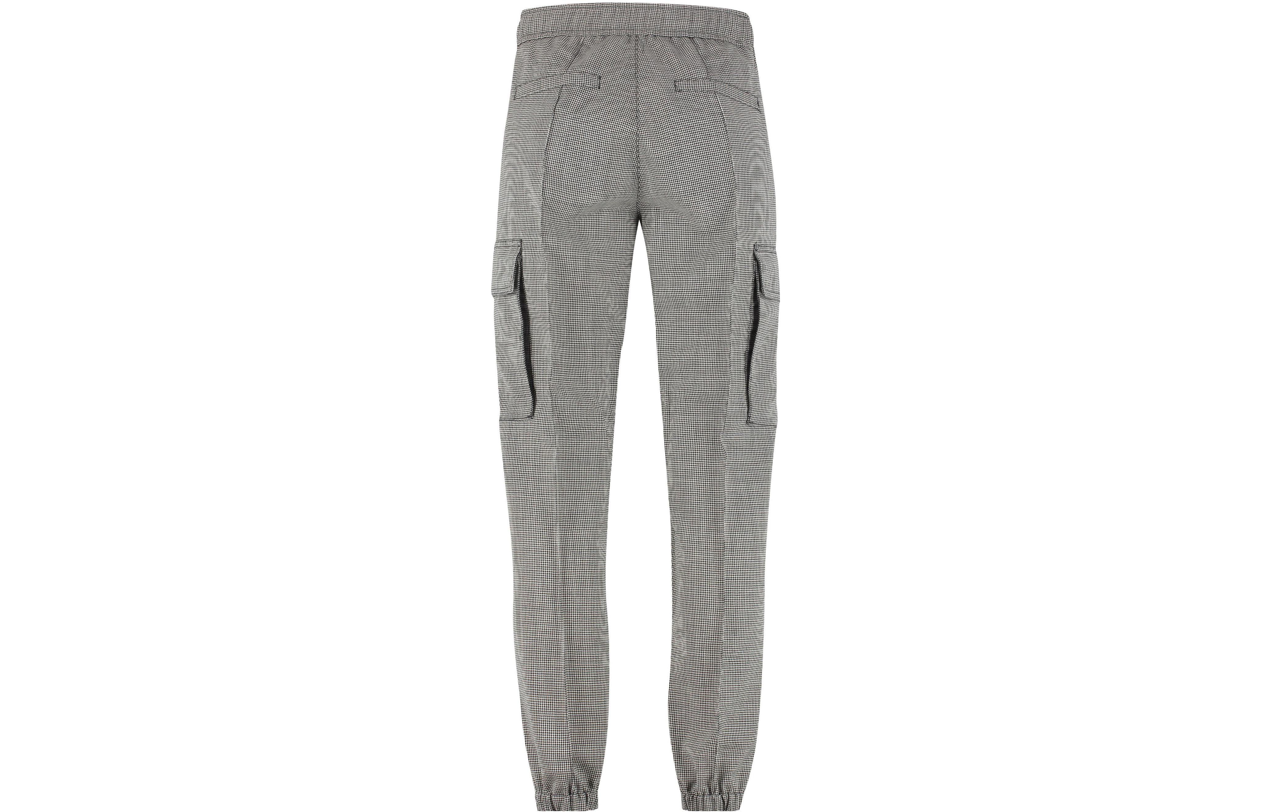 Lookbook VERSACE FW22 Pantalones Jogger Grises a Cuadros Estilo Casual. 1006029-1A04124-2W020