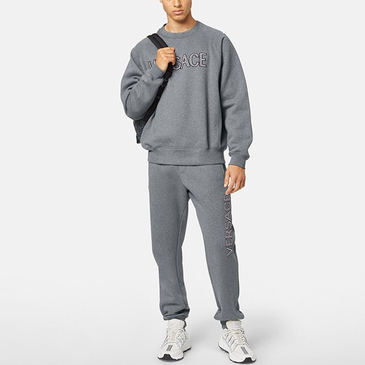 Lookbook VERSACE FW22 Joggers Grises de Punto con Letra y Cintura Elástica. 1004011-1A02880-1E090