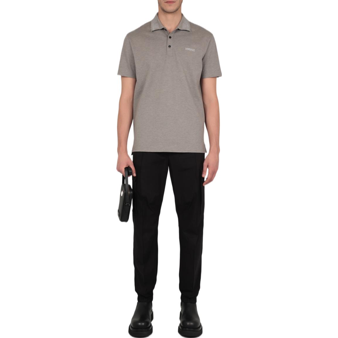 Shop VERSACE FW22 Polo Gris Manga Corta con Cuello y Logo Bordado. 1006038-1A04132-1E090