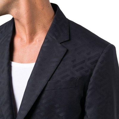 베르사체 FW22 싱글 브레스티드 솔리드 블루 블레이저. 1006009-1A04315-1U610 Details for 베르사체 FW22 싱글 브레스티드 솔리드 블루 블레이저. 1006009-1A04315-1U610