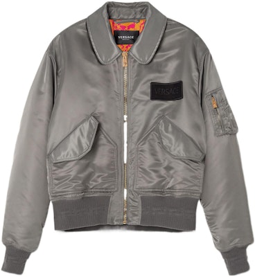 VERSACE FW22 Solid Color Patch Bomber Jacket in Gray 1006698-1A04656-1E460 Order VERSACE FW22 Solid Color Patch Bomber Jacket in Gray 1006698-1A04656-1E460