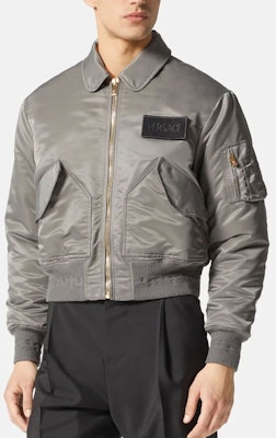 VERSACE FW22 Solid Color Patch Bomber Jacket in Gray 1006698-1A04656-1E460 Lookbook VERSACE FW22 Solid Color Patch Bomber Jacket in Gray 1006698-1A04656-1E460