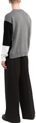 VERSACE FW22 Logo Intarsia Crewneck Sweater Wol Hitam 1005715-1A04088-2B070 Shop VERSACE FW22 Logo Intarsia Crewneck Sweater Wol Hitam 1005715-1A04088-2B070