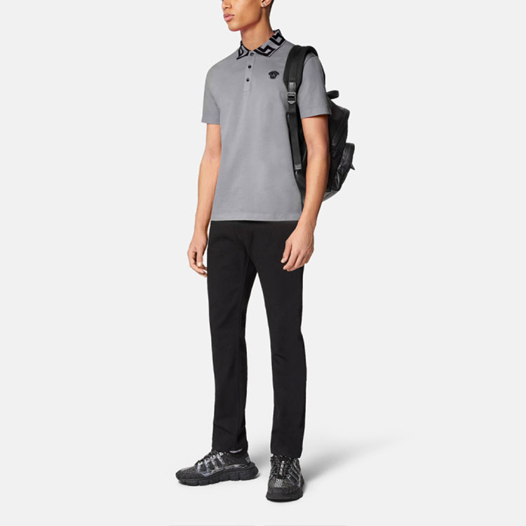 Lookbook 范思哲 FW22 男士灰色Logo印花修身短袖POLO衫 A89492-1A04867-2E100