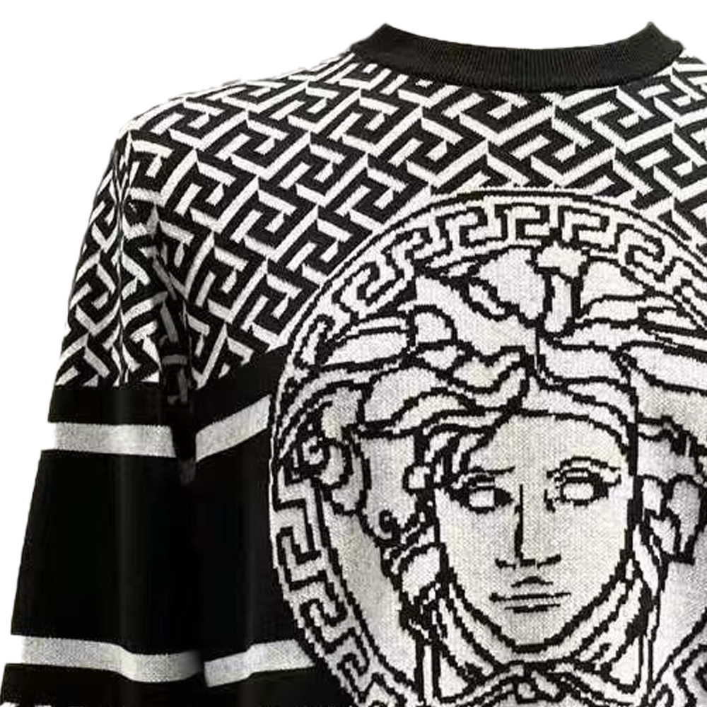 Sizing VERSACE FW23  Black Knit Pullover Sweater with Graphic Print. 1012024-1A07316-2B020