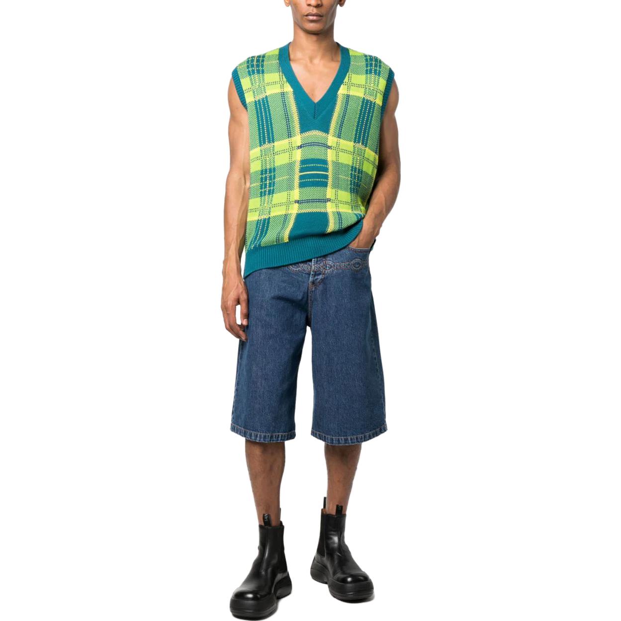 Lookbook VERSACE FW23 格紋V領無袖毛衣 1009928-1A07143-2VA90