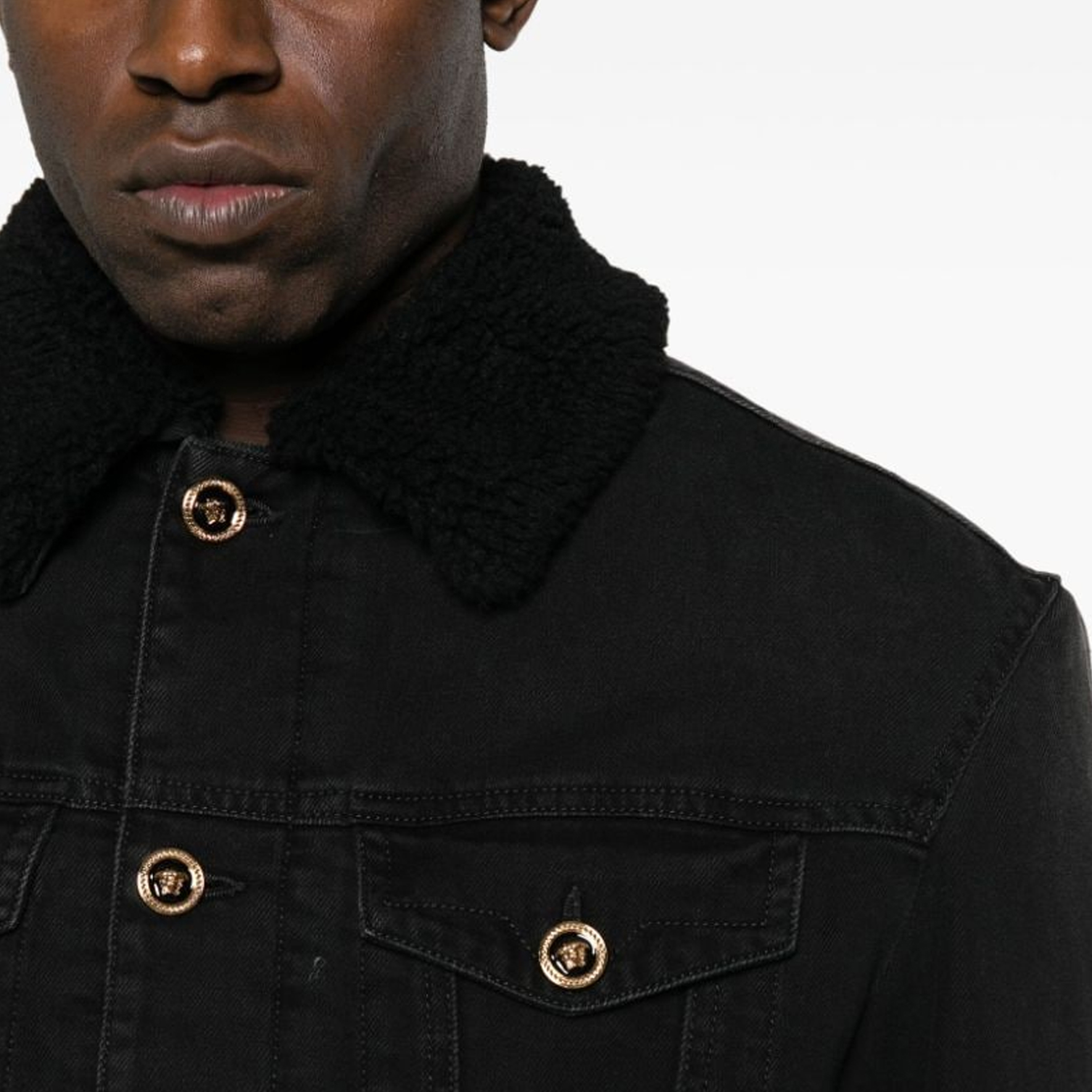 Sizing VERSACE FW23  Slim Fit Black Denim Jacket with Turn-Down Collar 1013899-1A09587-1D510