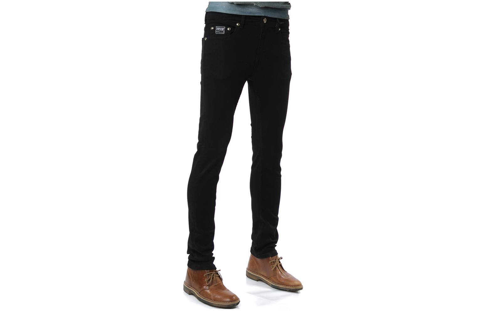 Lookbook VERSACE FW23 Jeans Slim Fit Negros con Apliques de Letras. 75GAB5S0-CDW00-909