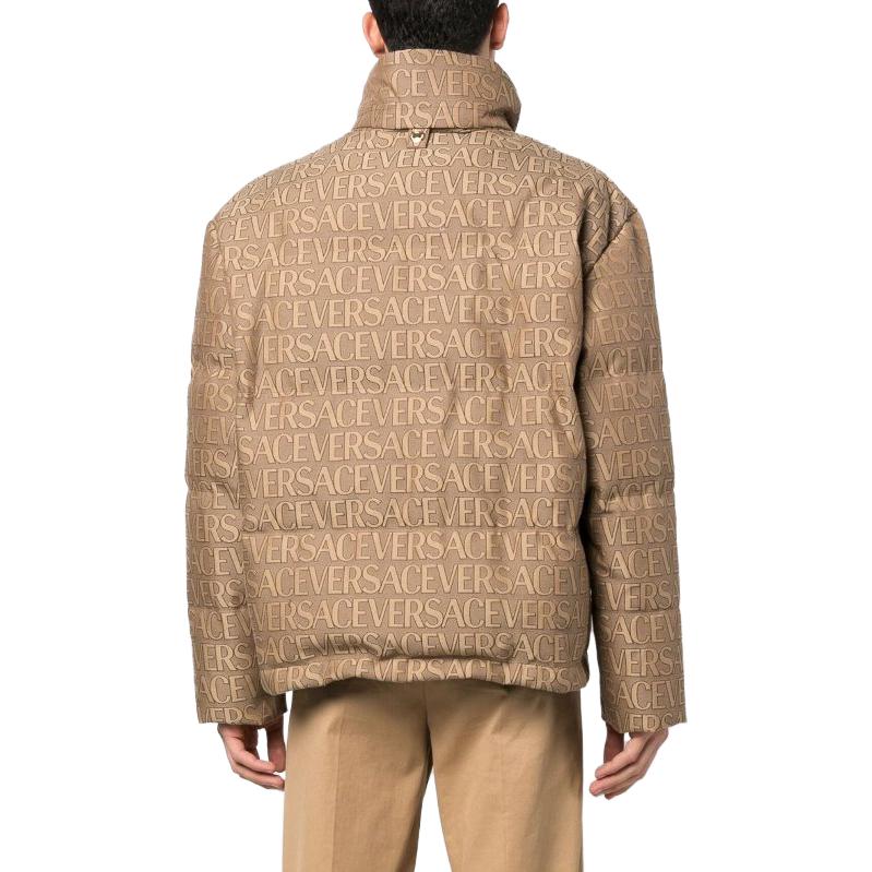 Versace FW23 All-Over Letter Print High-Collar Brown Jacket for Men. 10102101-A076492-N740 圖 4