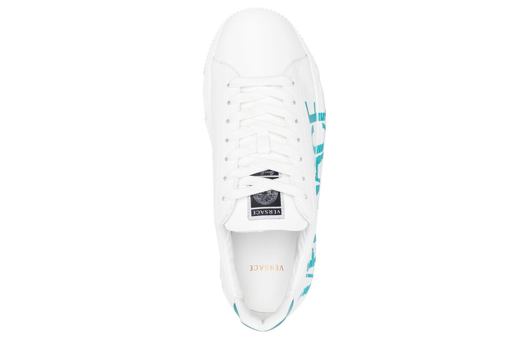 Lookbook ヴェルサーチ グレカ スニーカー 白アクアブルー DSU8404-1A06933-2WA90