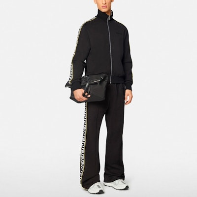 范思哲 Greek Key 低腰直筒运动裤 黑色 A89407-A231242-A1008 Lookbook 范思哲 Greek Key 低腰直筒运动裤 黑色 A89407-A231242-A1008