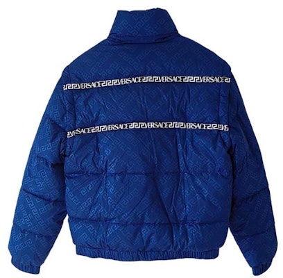 ヴェルサーチ メンズ グリークキー柄取り外し可能スリーブ付きダウンジャケット. 1002749-1A02017-1B000 Purchase ヴェルサーチ メンズ グリークキー柄取り外し可能スリーブ付きダウンジャケット. 1002749-1A02017-1B000