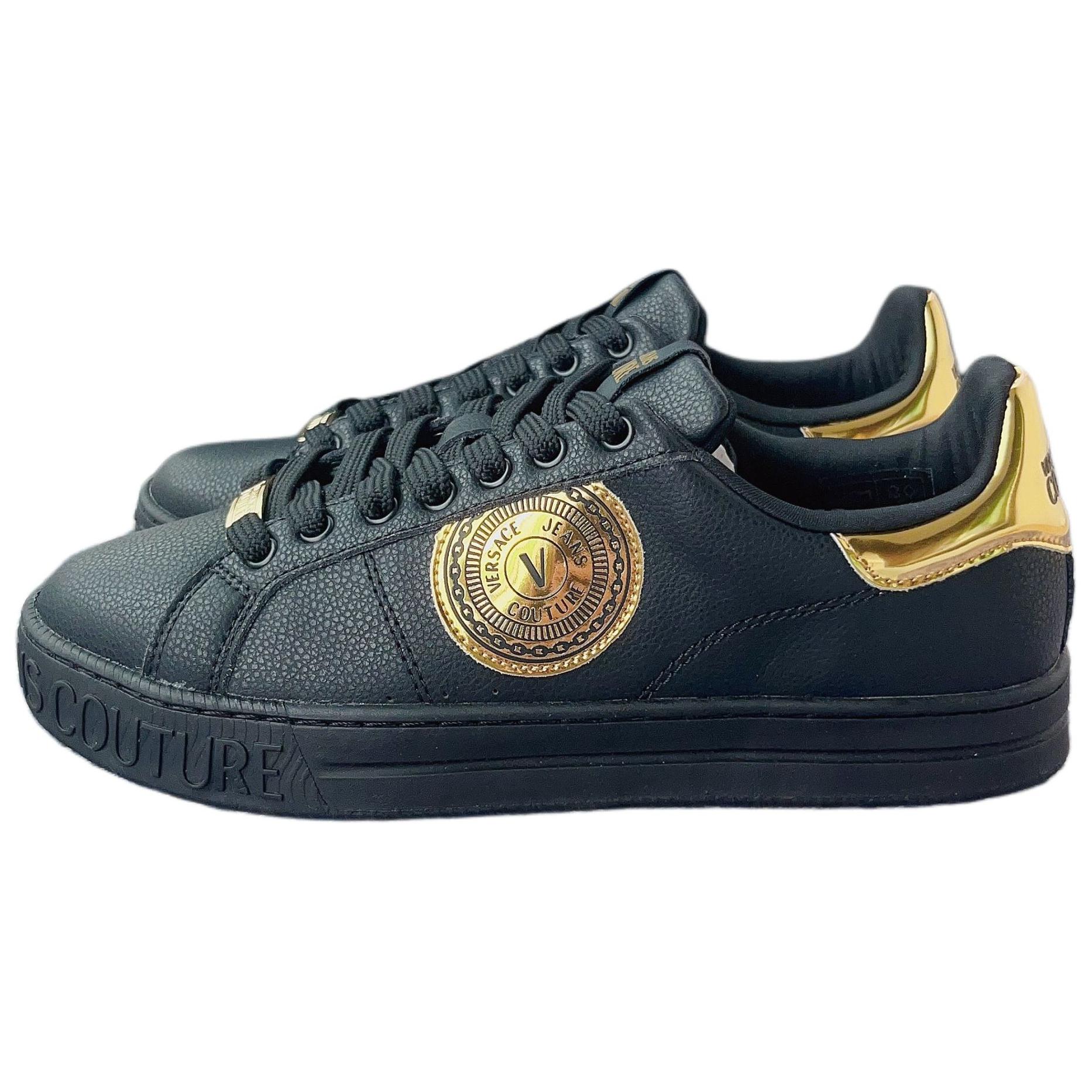 Lookbook Versace Jeans Couture 'Hitam Emas' 71YA3SK1-ZP026-899