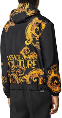 VERSACE JEANS COUTURE Jaket Zip Bertudung Cetak Grafik Hitam E76GAS406-ECQS86-EG89 Shop VERSACE JEANS COUTURE Jaket Zip Bertudung Cetak Grafik Hitam E76GAS406-ECQS86-EG89