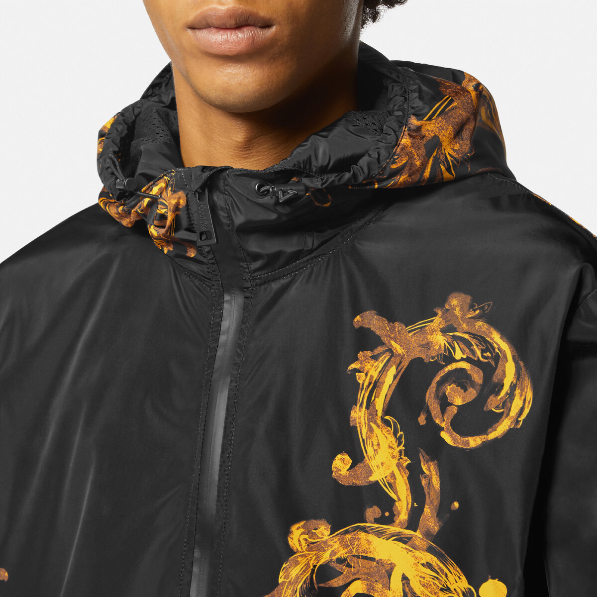 Details for Jaket Hoodie Resleting Versace Jeans Couture Hitam dengan Motif Grafis E76GAS406-ECQS86-EG89