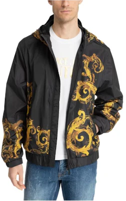 VERSACE JEANS COUTURE 黑色印花連帽拉鍊外套 76GAS406-CQS86-G89 Lookbook VERSACE JEANS COUTURE 黑色印花連帽拉鍊外套 76GAS406-CQS86-G89