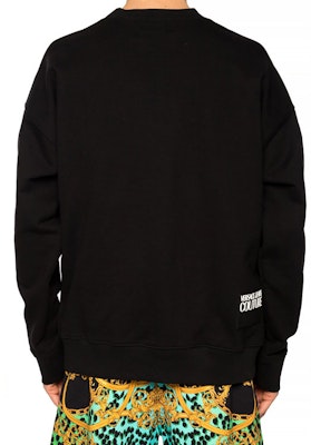 Versace Jeans Couture Baju Sejuk Leher Bulat Hitam Corak Penuh Lelaki B7GVA743-SI600-983 Sizing Versace Jeans Couture Baju Sejuk Leher Bulat Hitam Corak Penuh Lelaki B7GVA743-SI600-983