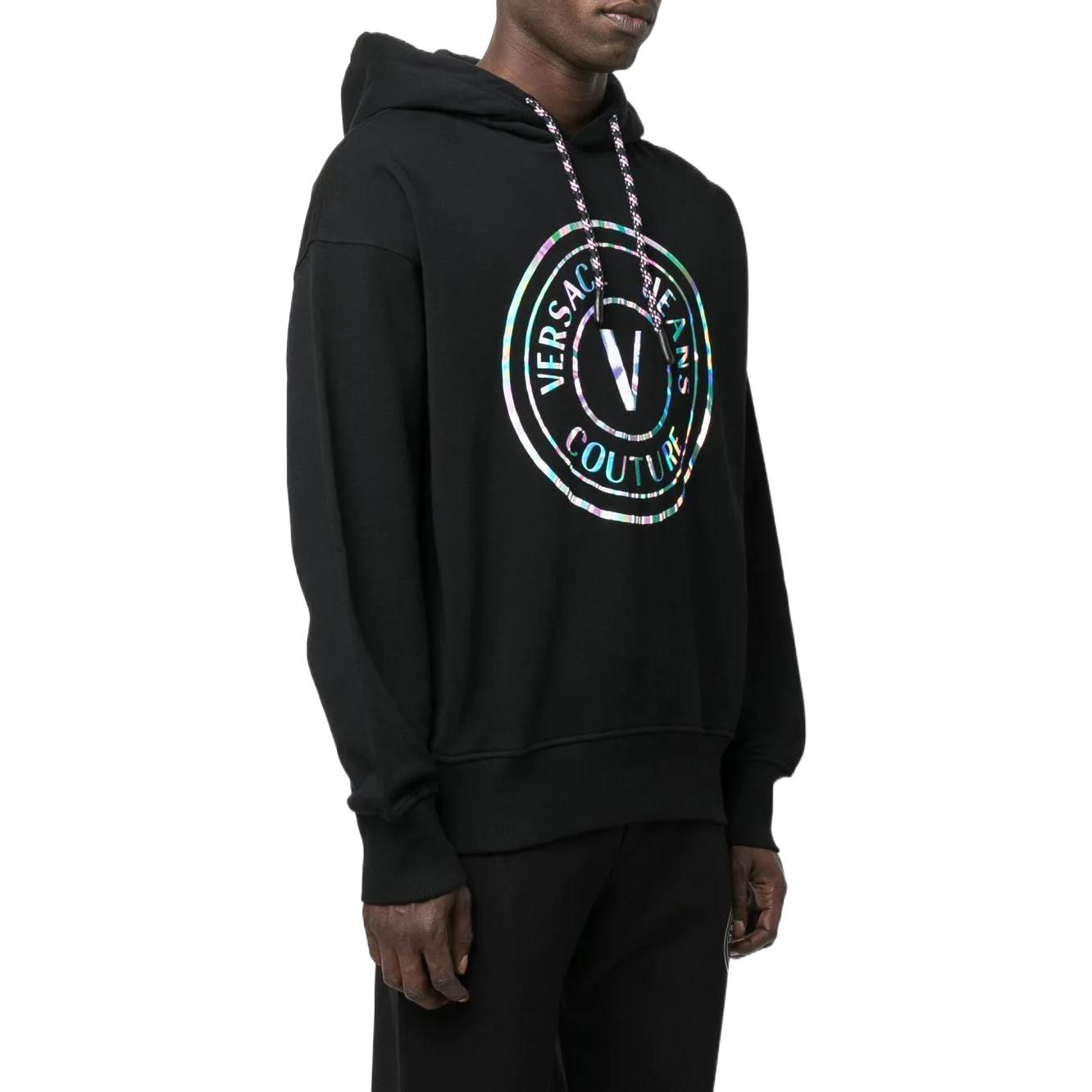 Purchase 베르사체 진스 쿠튀르 FW22 블랙 로고 프린트 후디. 73GAIG07-CF00G-899