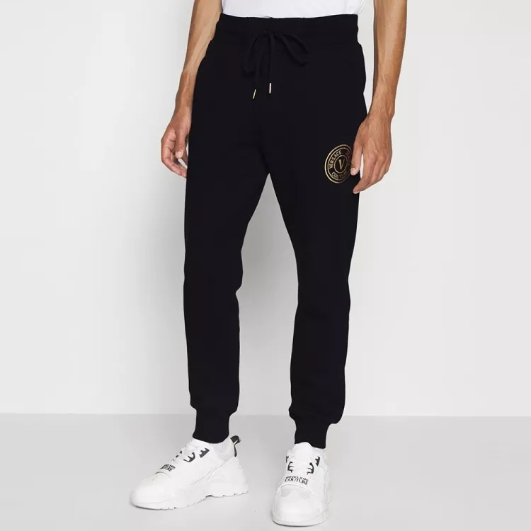 Details for 베르사체 진 couture FW22 블랙 로고 프린트 조거 스웨트팬츠. 73GAAT06-CF00T-G89