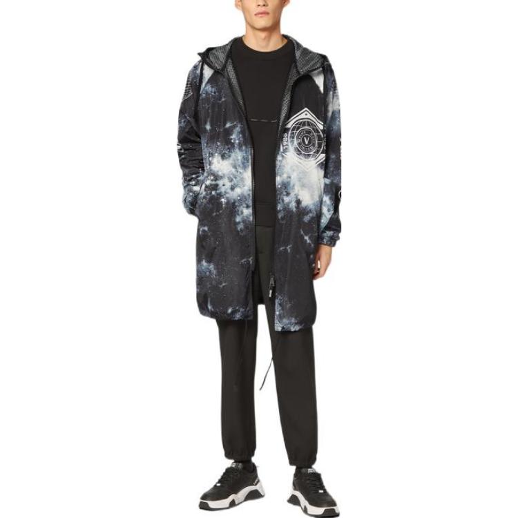 Lookbook Jaket Hoodie Hitam Versace Jeans Couture FW22 Letter Print. E73GAT402-ECQS34-EM84