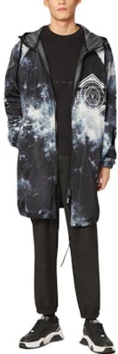 Jaket Hoodie Hitam Versace Jeans Couture FW22 Letter Print. E73GAT402-ECQS34-EM84 Lookbook Jaket Hoodie Hitam Versace Jeans Couture FW22 Letter Print. E73GAT402-ECQS34-EM84