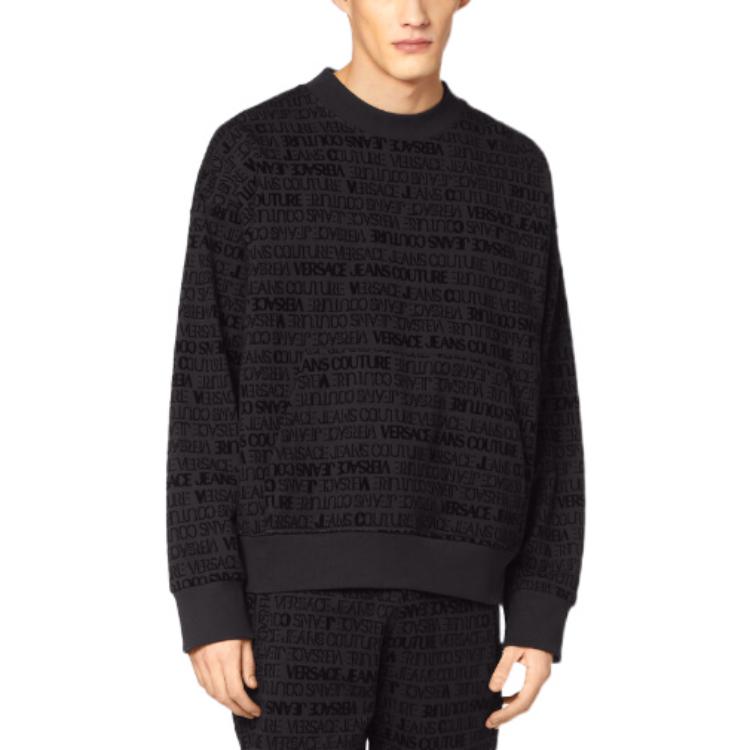 Purchase 베르사체 진스 쿠튀르 FW22 블랙 로고 크루넥 풀오버 스웻셔츠. E73GAI310-EFS045_E899