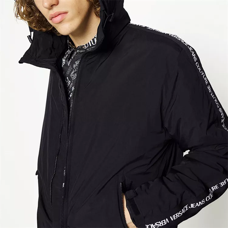 Purchase 范思哲牛仔Couture FW22字母条纹连帽夹克 黑色 E73GAS4D6-ECQQ5D-E899