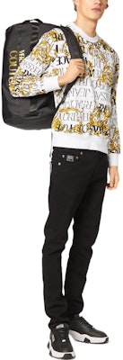 VERSACE JEANS COUTURE Baju Lengan Panjang Putih Logo Lelaki FW22. E73GAI3R0-EFS041_EG03 Lookbook VERSACE JEANS COUTURE Baju Lengan Panjang Putih Logo Lelaki FW22. E73GAI3R0-EFS041_EG03