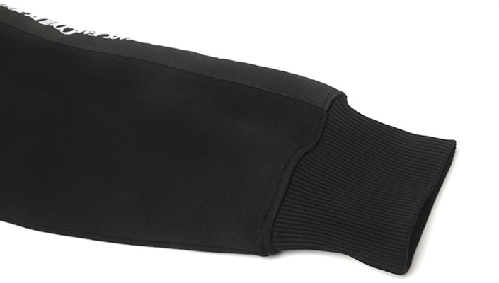 ヴェルサーチ ジーンズ クチュール FW23 ブラックフーディー レタープリントデザイン 75GAIF1-1CF03-F899 Details for ヴェルサーチ ジーンズ クチュール FW23 ブラックフーディー レタープリントデザイン 75GAIF1-1CF03-F899