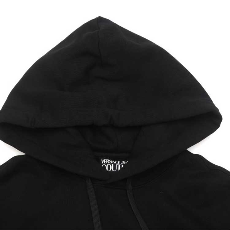 Purchase 베르사체 진스 쿠튀르 FW23 로고 프린트 블랙 후디. 75GAIF05-CF03F-899