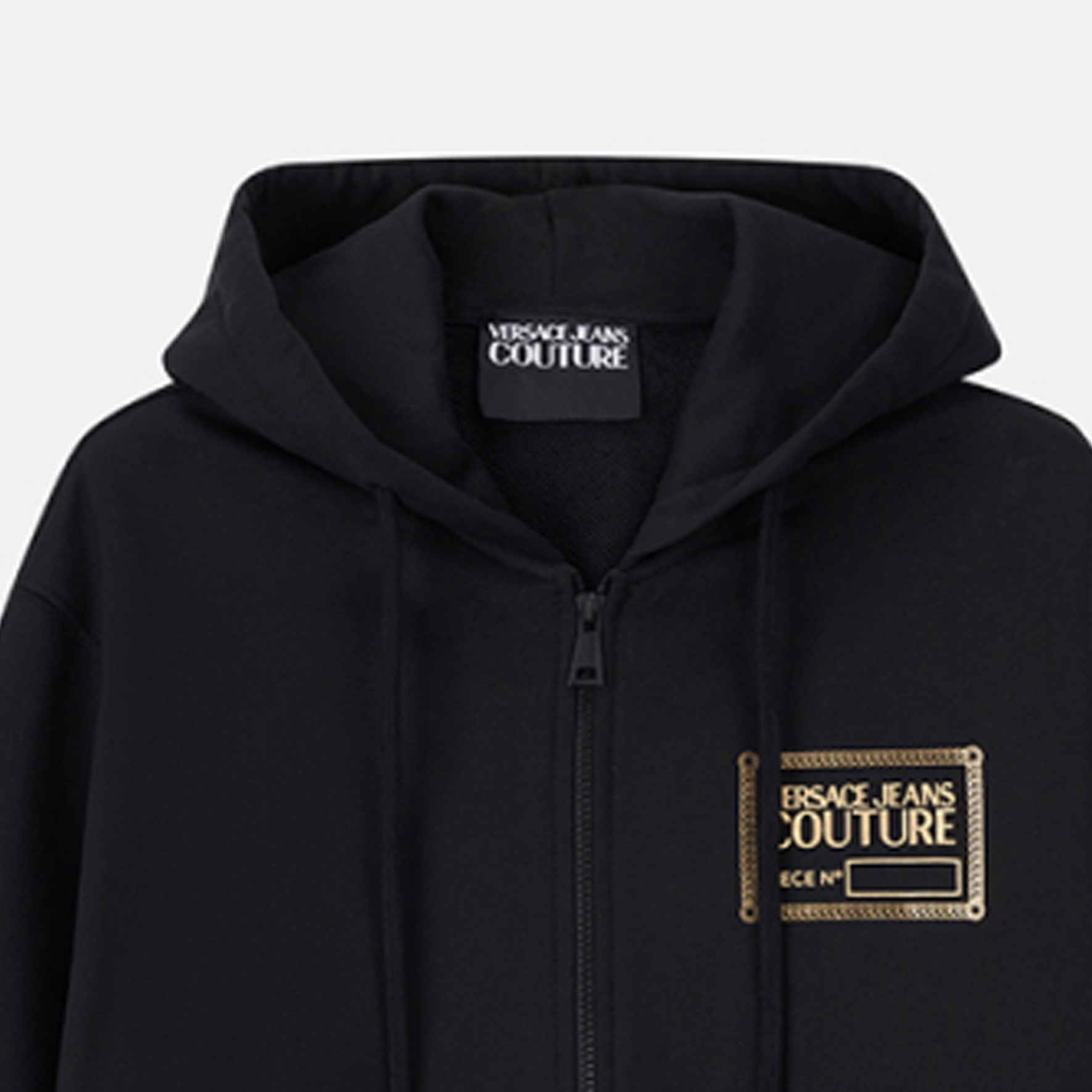 Shop VERSACE JEANS COUTURE FW23 Hoodie Jaket Logo Print Hitam. E75GAIT12-ECF06T-EG89