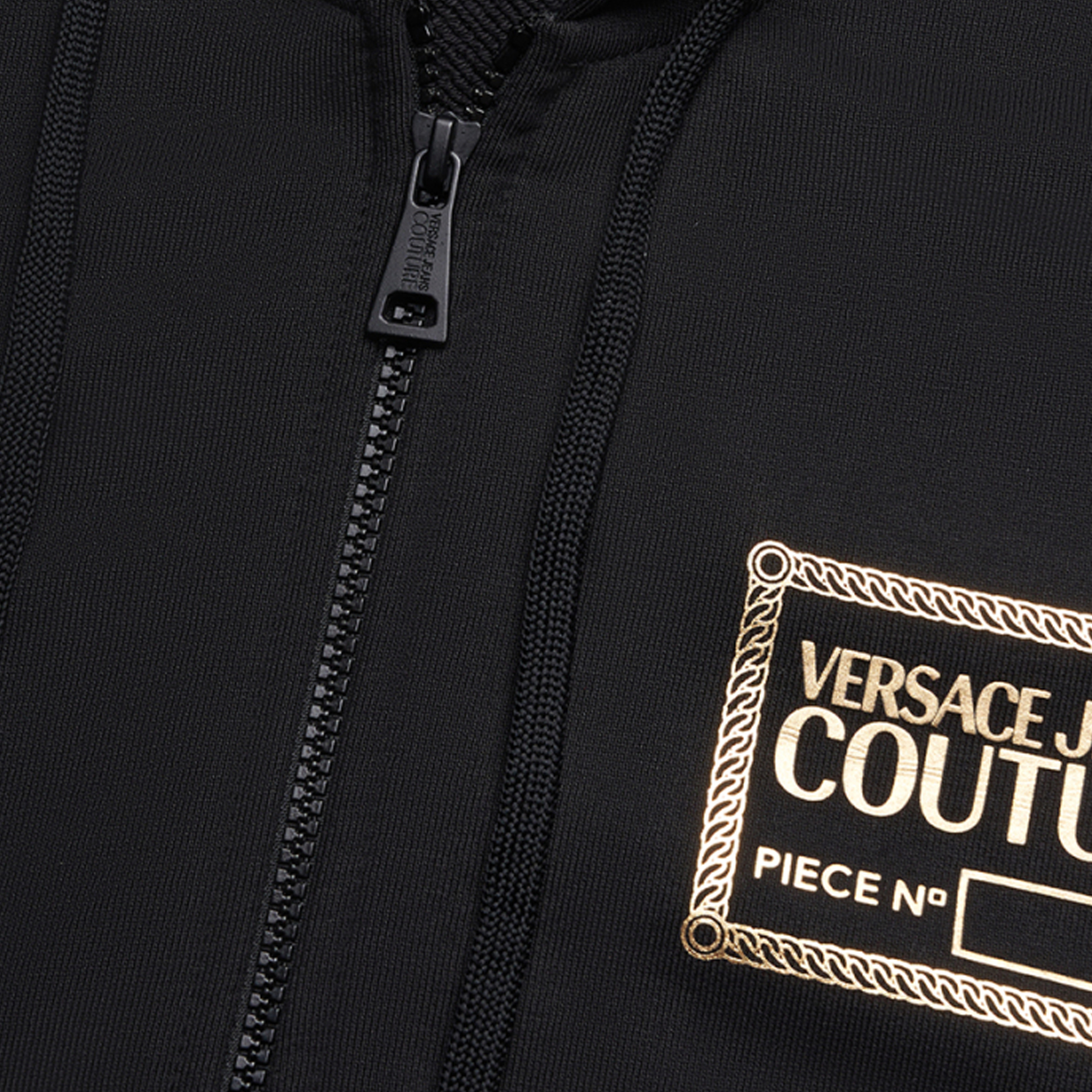 Cheap VERSACE JEANS COUTURE FW23 Hoodie Jaket Logo Print Hitam. E75GAIT12-ECF06T-EG89