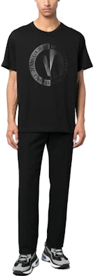 VERSACE JEANS COUTURE Graphic Print Crewneck T-Shirt Black SS23 Tee. 74GAHI07-CJ00I-899 Shop VERSACE JEANS COUTURE Graphic Print Crewneck T-Shirt Black SS23 Tee. 74GAHI07-CJ00I-899