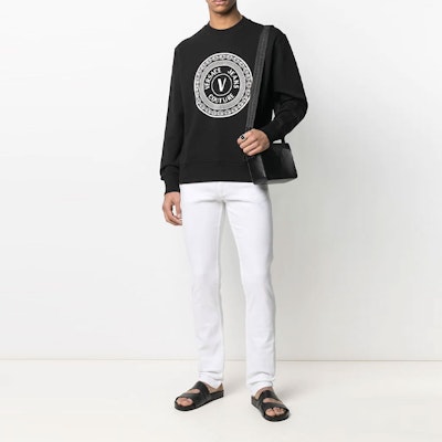 Sudadera Negra Hombre VERSACE JEANS COUTURE Cuello Redondo Manga Larga Logo. EB7GWA7TT-E30318-E899 Lookbook Sudadera Negra Hombre VERSACE JEANS COUTURE Cuello Redondo Manga Larga Logo. EB7GWA7TT-E30318-E899