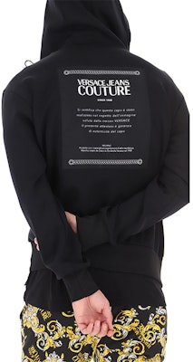 范思哲牛仔Logo印花黑色连帽衫 B7GZA705-13985-899 Sizing 范思哲牛仔Logo印花黑色连帽衫 B7GZA705-13985-899