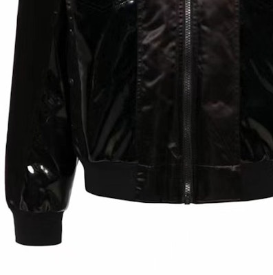 베르사체 진즈 쿠튀르 패치워크 글로시 봄버 재킷 블랙 75GASD19-CQD23-899 Cheap 베르사체 진즈 쿠튀르 패치워크 글로시 봄버 재킷 블랙 75GASD19-CQD23-899