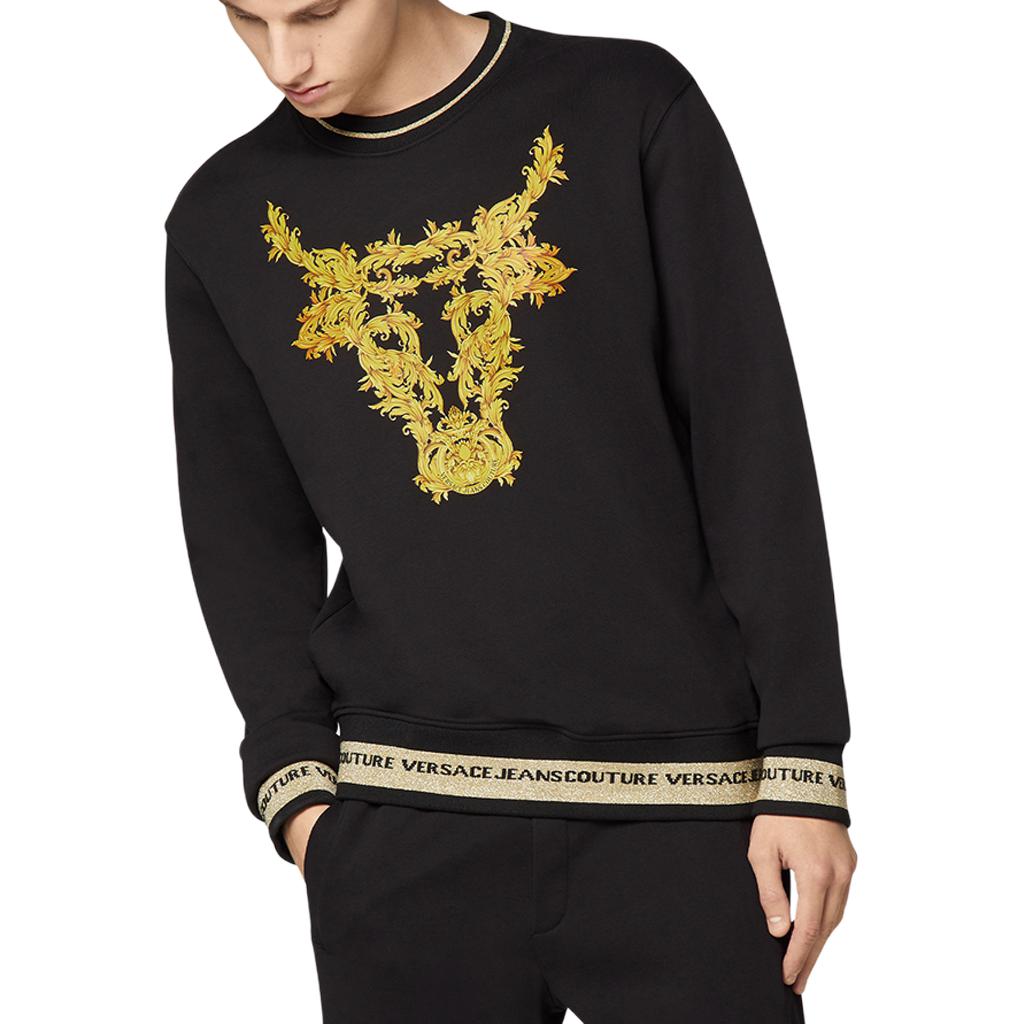 Purchase 베르사체 진 쿠튀르 SS21 황소 프린트 롱슬리브 코튼 스웨트셔츠 블랙. B7GWA7TV-30318-K42