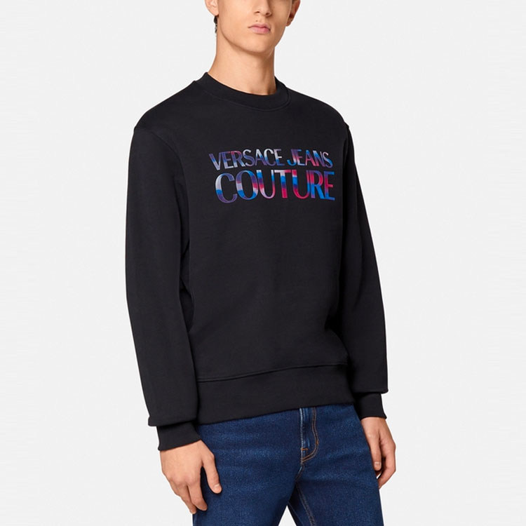 Shop ヴェルサーチ ジーンズ クチュール SS21 カラフル レタープリント フーディ ブラック B7GWA7GE-30438-899