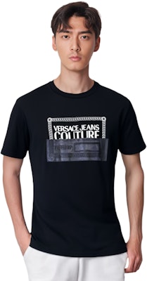 VERSACE JEANS COUTURE SS22 Black Letter Print Crewneck T-Shirt. 72GAHP03-CJ00P-899 Shop VERSACE JEANS COUTURE SS22 Black Letter Print Crewneck T-Shirt. 72GAHP03-CJ00P-899