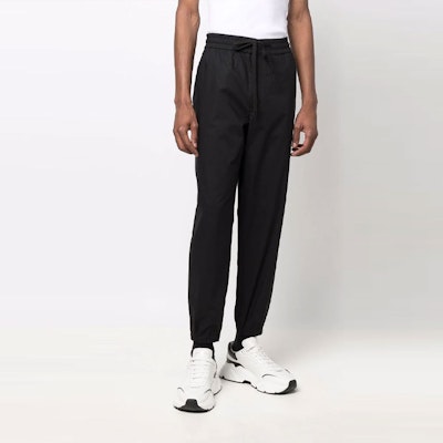 VERSACE JEANS COUTURE SS22 Pantalones Jogger Negros Casuales 72GAA100-N0091-899 Lookbook VERSACE JEANS COUTURE SS22 Pantalones Jogger Negros Casuales 72GAA100-N0091-899