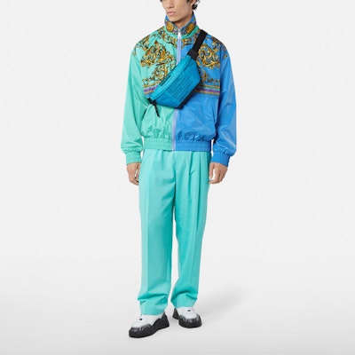 Jaket Pola Colorblock Hijau VERSACE JEANS COUTURE SS22. E72GAS41D-ECQS28-EG12 Lookbook Jaket Pola Colorblock Hijau VERSACE JEANS COUTURE SS22. E72GAS41D-ECQS28-EG12