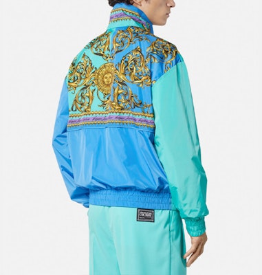 Jaket Pola Colorblock Hijau VERSACE JEANS COUTURE SS22. E72GAS41D-ECQS28-EG12 Purchase Jaket Pola Colorblock Hijau VERSACE JEANS COUTURE SS22. E72GAS41D-ECQS28-EG12