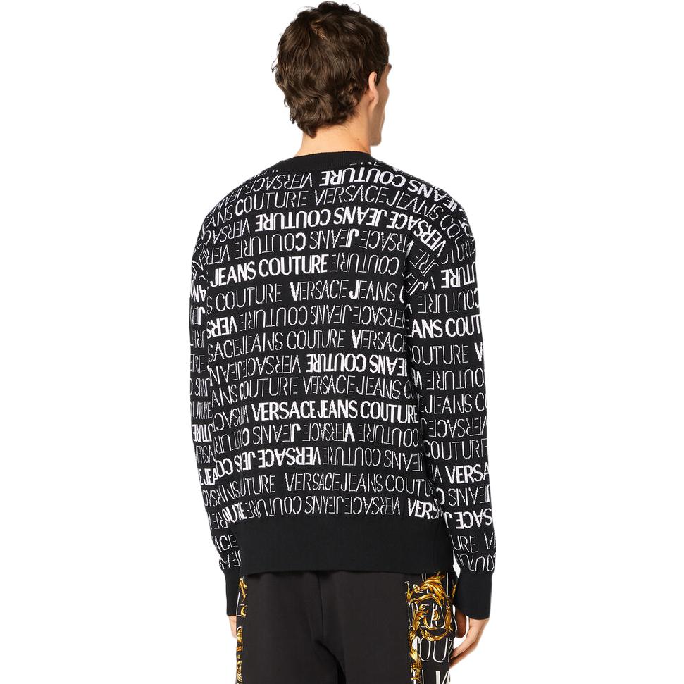 Shop VERSACE JEANS COUTURE SS22 全版LOGO黑色圓領毛衣 E73GAFM13-ECM02A_EA0E
