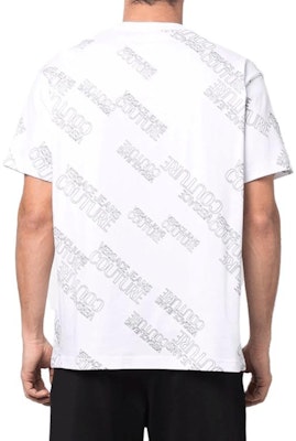 VERSACE JEANS COUTURE SS22 Baju-T Cetakan Logo Putih. 72GAH6R3-JS043-003 Shop VERSACE JEANS COUTURE SS22 Baju-T Cetakan Logo Putih. 72GAH6R3-JS043-003