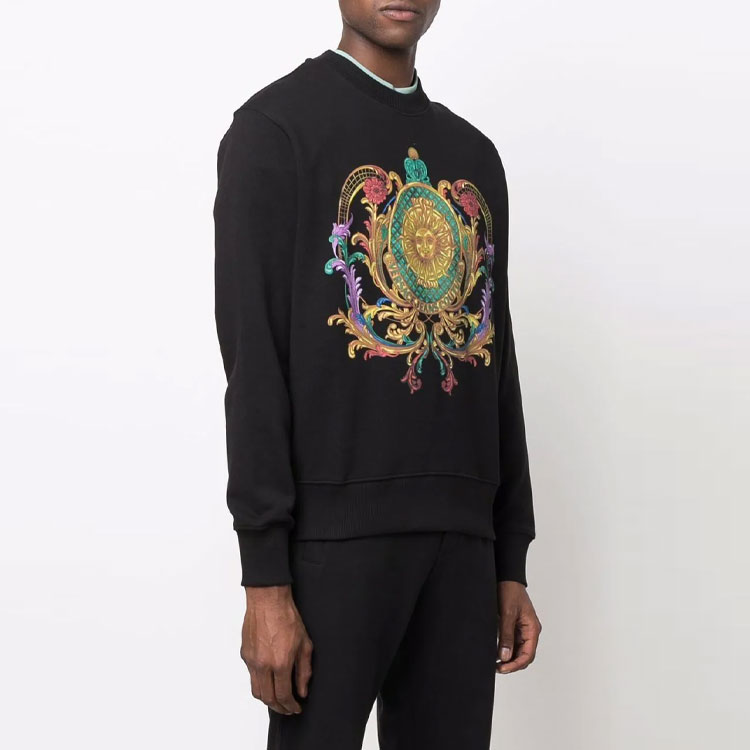 Shop VERSACE JEANS COUTURE SS22 標誌印花黑色長袖男士衛衣 72GAIF0-2CF01F-899