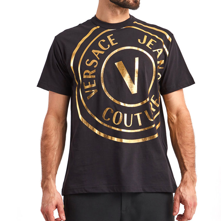 Purchase Camiseta Negra VERSACE JEANS COUTURE SS22 con Logo Metálico. 72GAHT16-CJ00O-G89
