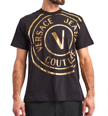 Camiseta Negra VERSACE JEANS COUTURE SS22 con Logo Metálico. 72GAHT16-CJ00O-G89 Purchase Camiseta Negra VERSACE JEANS COUTURE SS22 con Logo Metálico. 72GAHT16-CJ00O-G89