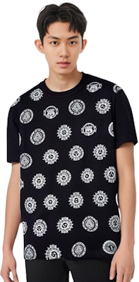 範思哲牛仔時尚 SS22 V-Emblem 棉質T恤 黑色 E72GAH6S4-EJS047-E899 Shop 範思哲牛仔時尚 SS22 V-Emblem 棉質T恤 黑色 E72GAH6S4-EJS047-E899