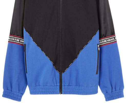 VERSACE JEANS COUTURE SS23 藍色logo印花高領外套 E74GAI306-EF0015-E899 Sizing VERSACE JEANS COUTURE SS23 藍色logo印花高領外套 E74GAI306-EF0015-E899