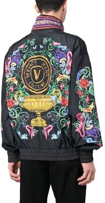 VERSACE JEANS COUTURE SS23 Baroque Print Jacket Men’s Black. 74GASD11-CQS55-G89 Purchase VERSACE JEANS COUTURE SS23 Baroque Print Jacket Men’s Black. 74GASD11-CQS55-G89
